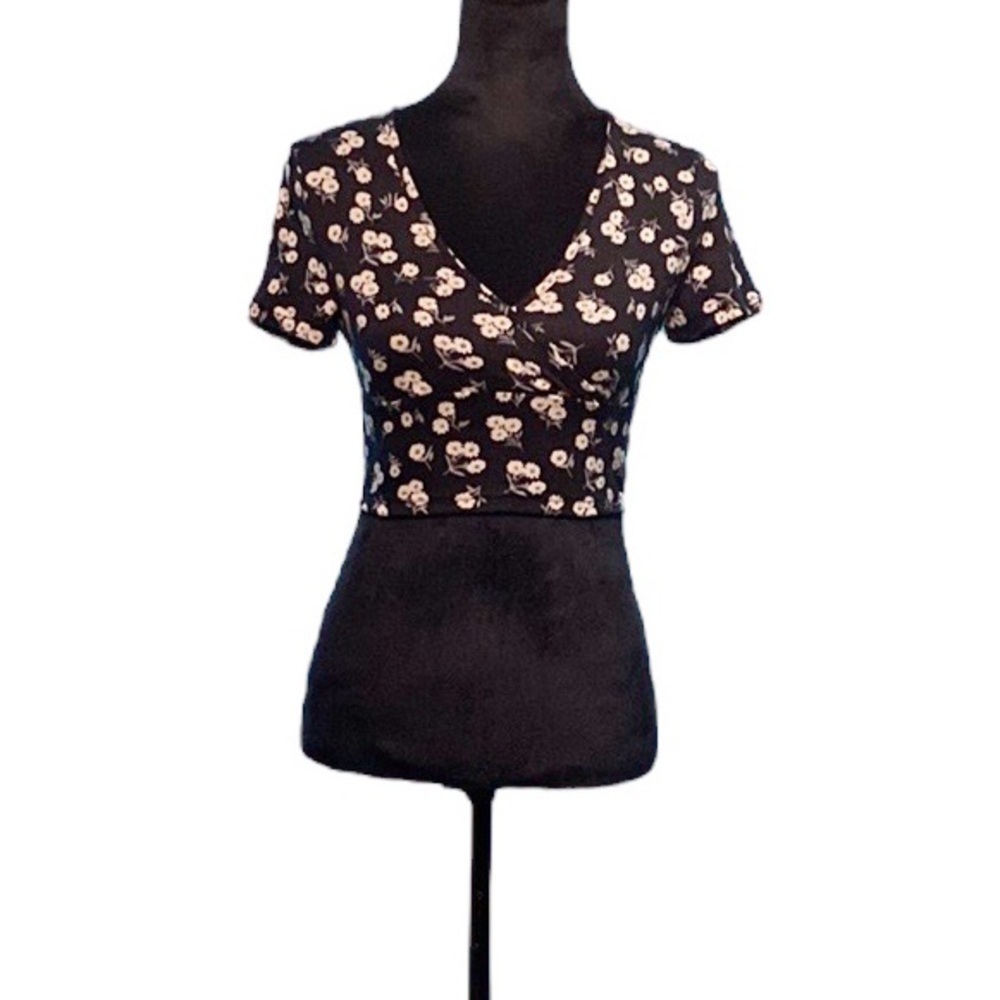 Shein Floral V-Neck Crop Top - Size Small